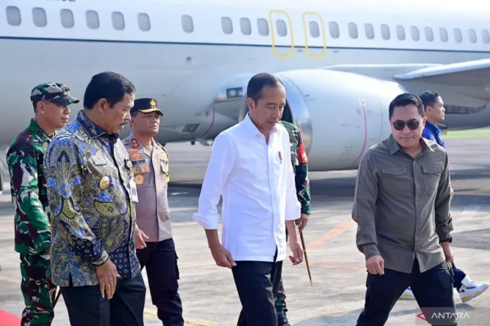 President Jokowi arrives at Semarang