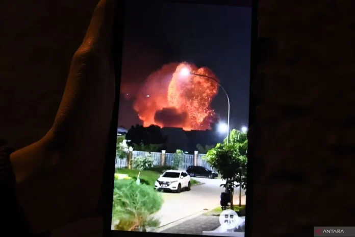 Residents captured footage of the explosion Yonarmed 07-155 GS Kodam Jaya