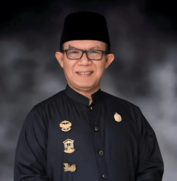 Zainudin MH., SE., known as Haji Oding, Chairman of the Bamus Suku Betawi 1982