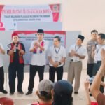 Mujamil, Chairman of the Election Committee for Council Candidates for the 2024-2029 Period in Penjagalan Village (holding a microphone) announced the results of the vote count recapitulation.
